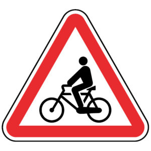 A17-Saida-de-ciclistas-sinalizacao-vertical-perigo