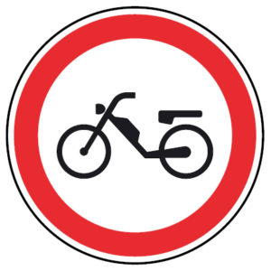 C3f-Transito-proibido-a-ciclomotores-e-velocipedes-com-motor-sinalizacao-vertical-regulamentacao-proibicao