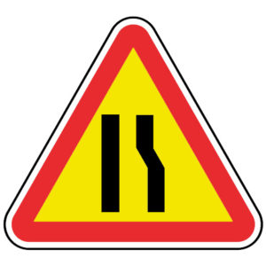 AT9-Passagem-estreita-esquerda-perigo-sinalizacao-vertical-temporaria